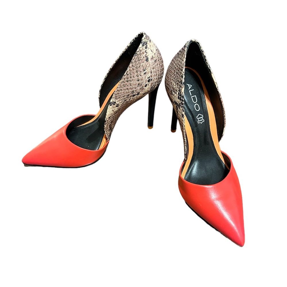 Aldo high heeled closed toed pointed snakeskin stiletto.
